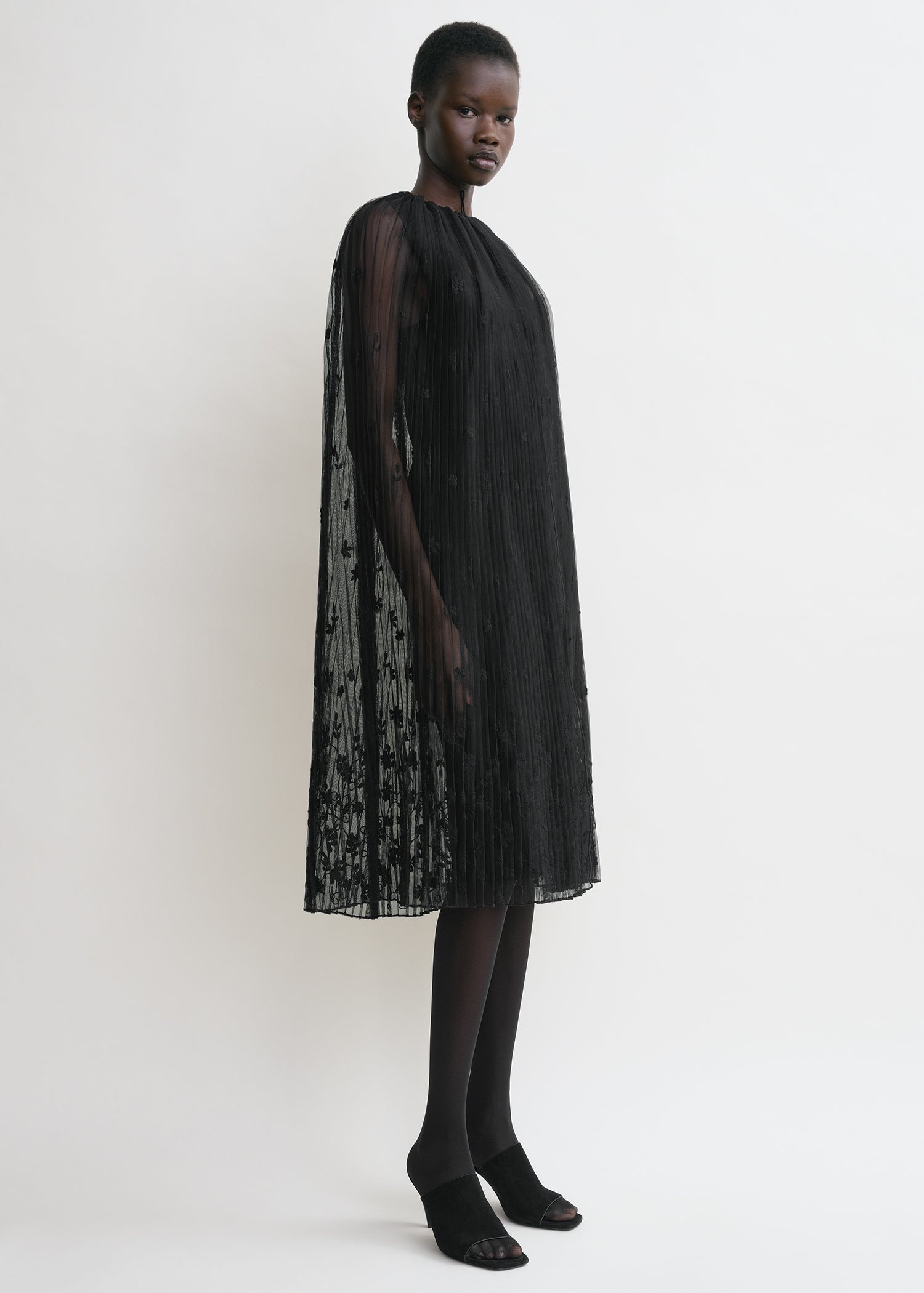 Floral tulle cape black/black