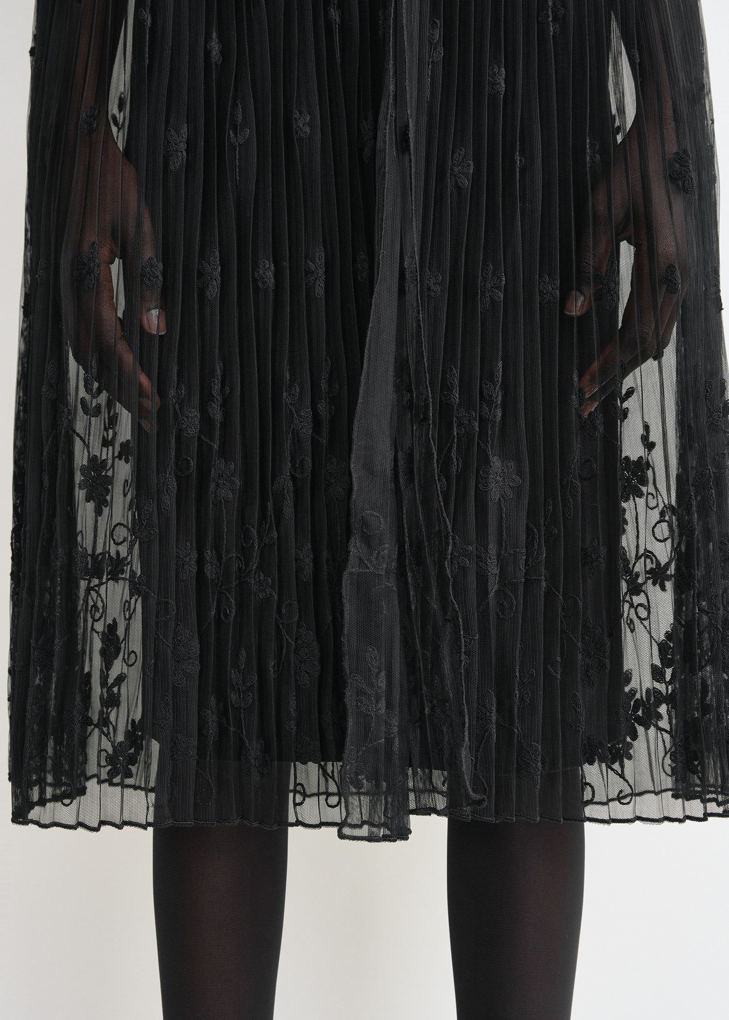Floral tulle cape black/black