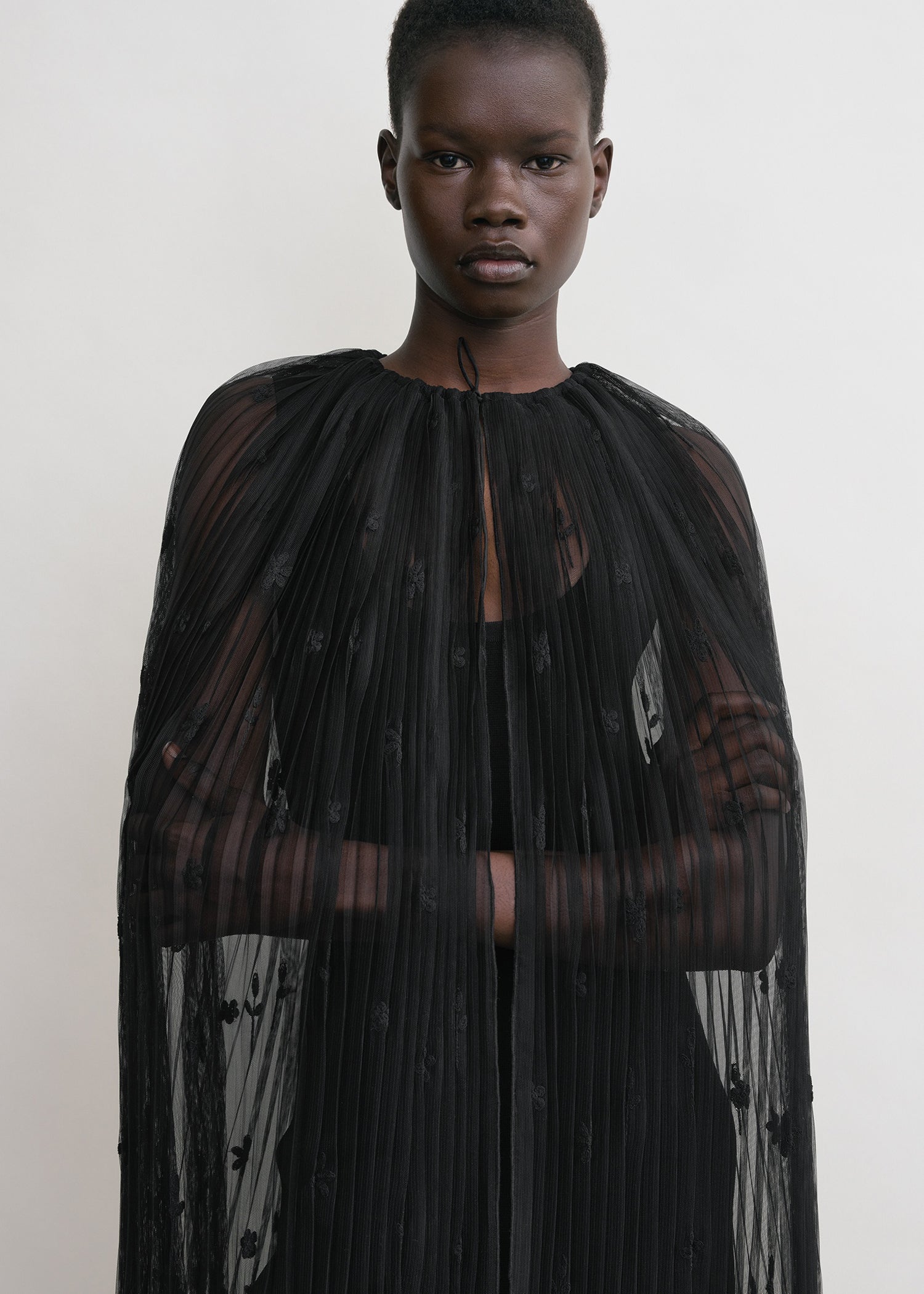 Floral tulle cape black/black