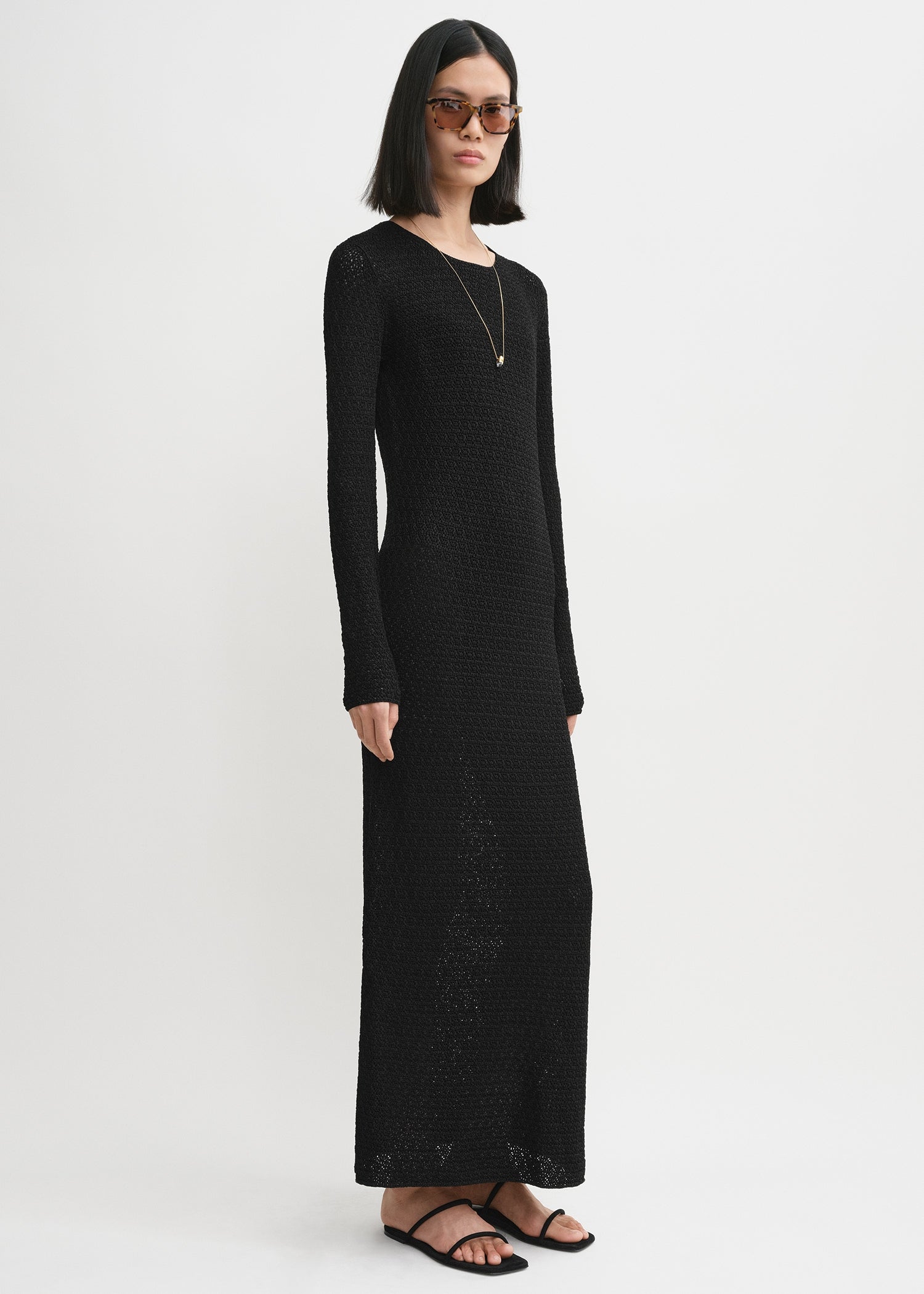 Long-sleeve crochet dress black