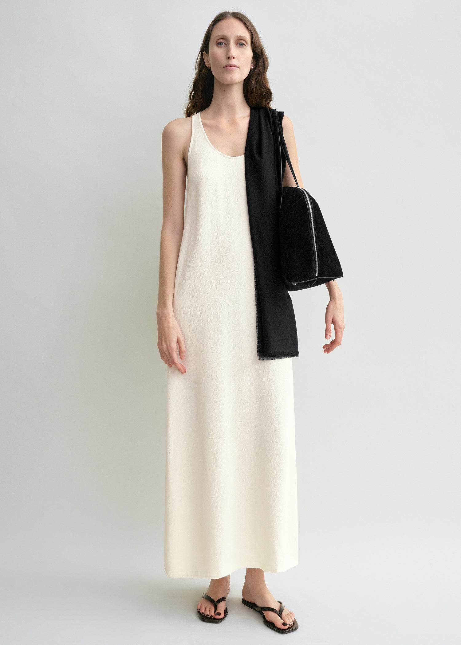 Scoop-neck sablé dress macadamia