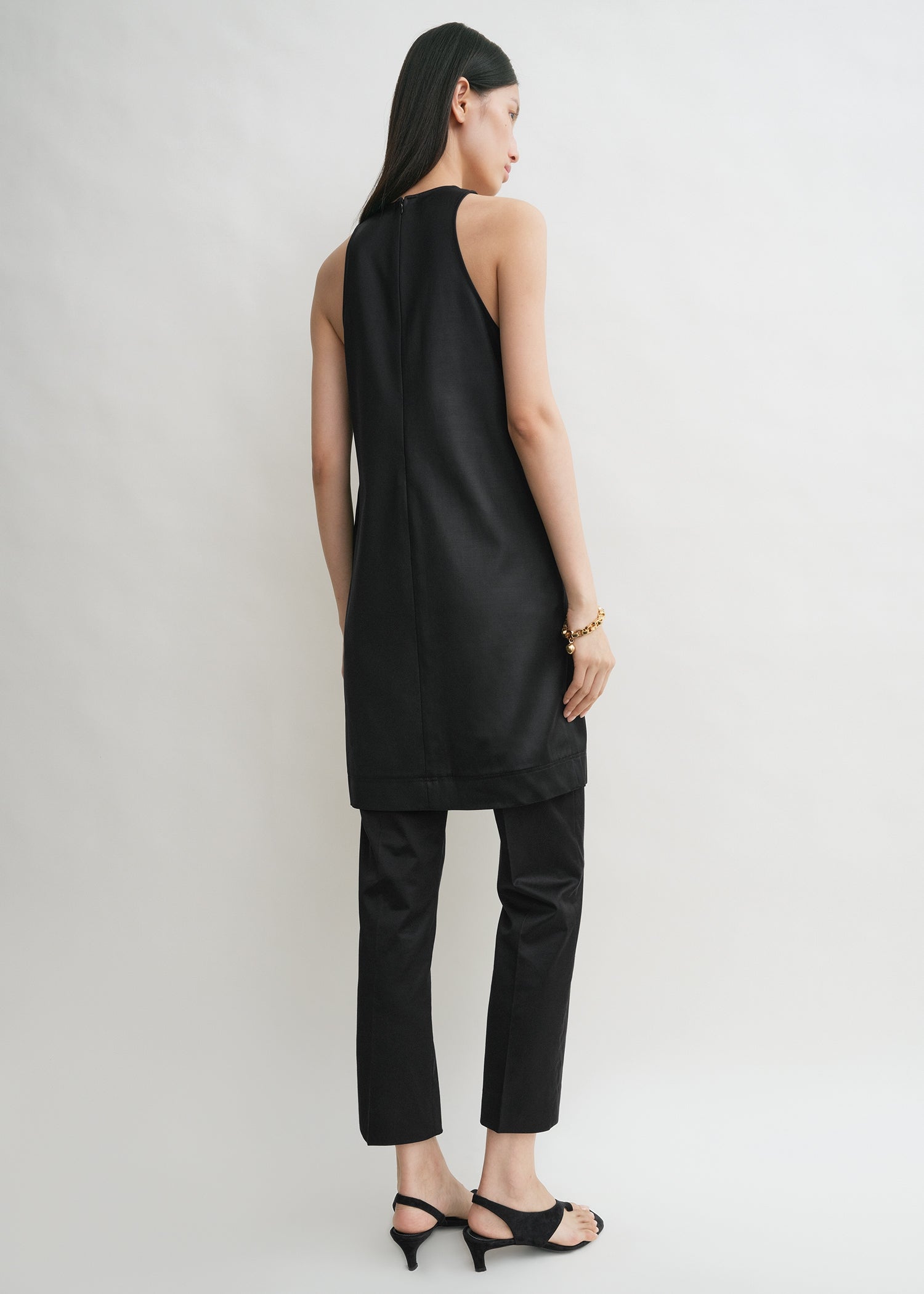 Scoop-neck dress black