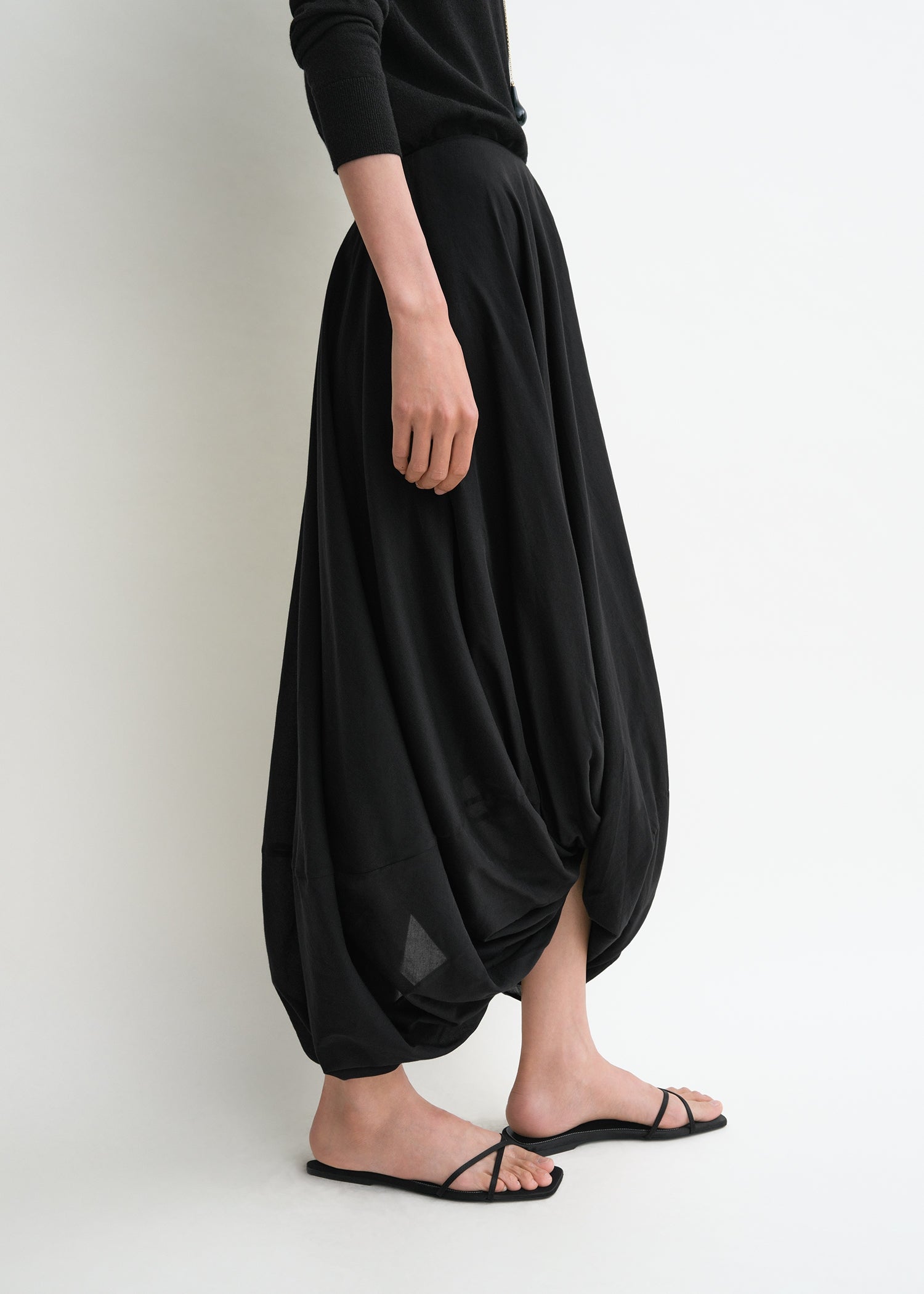 Cocoon skirt black