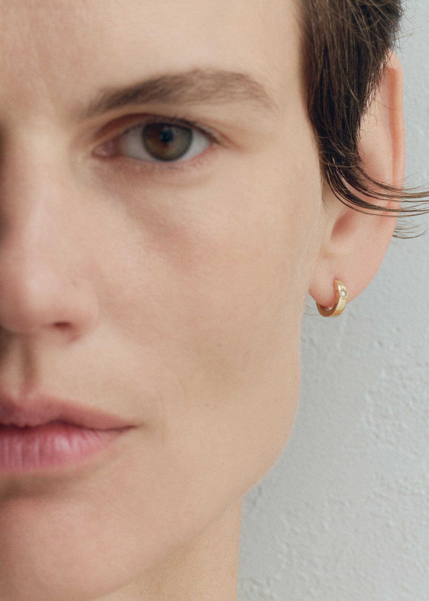 Bezel diamond hoops 18kt gold