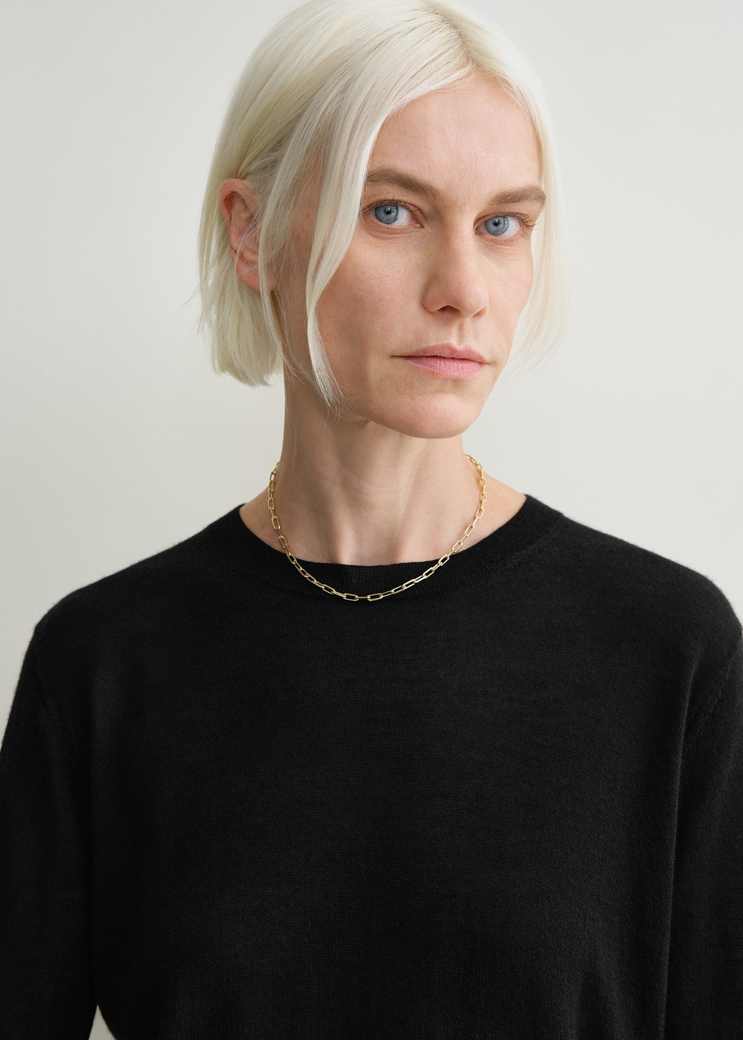 Fine crew-neck knit black