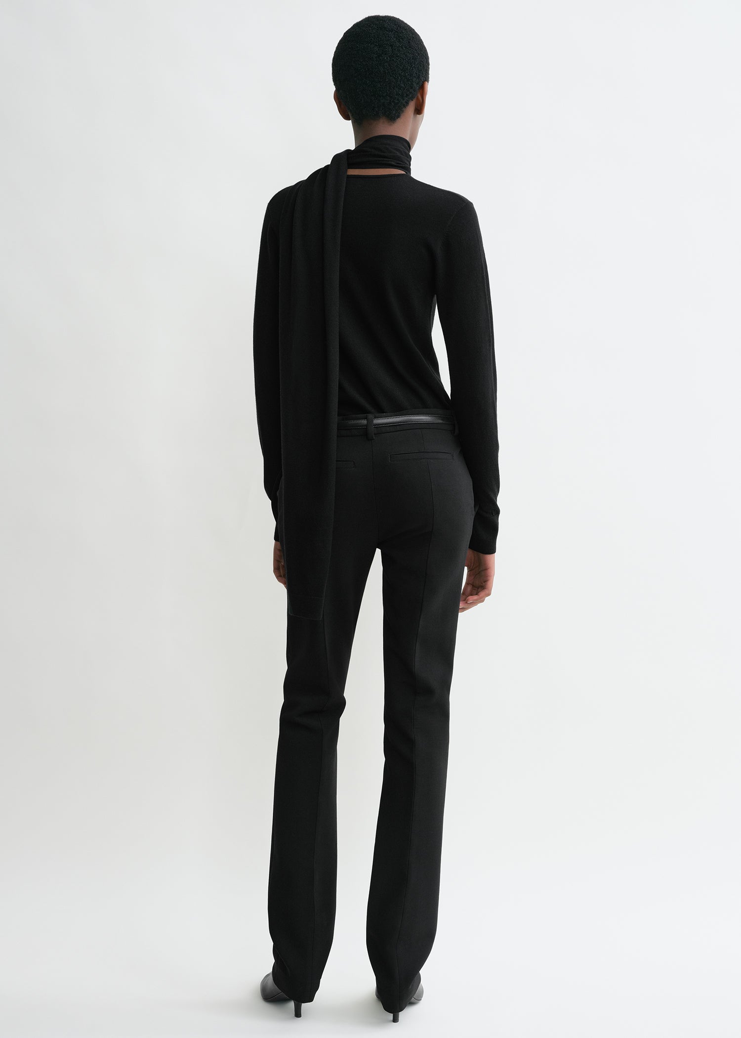 Low-waist slim trousers black