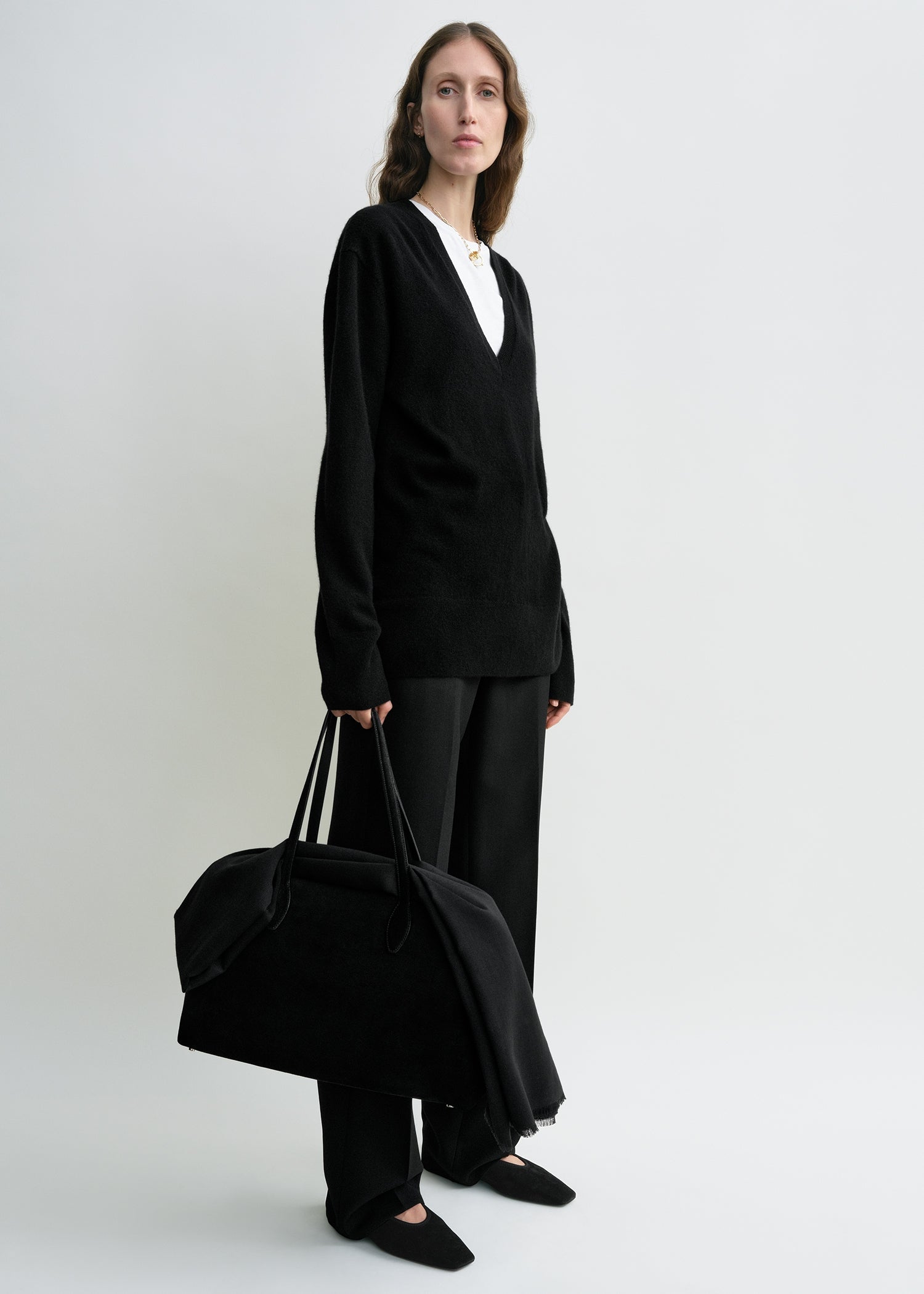 Cashmere V-neck knit black