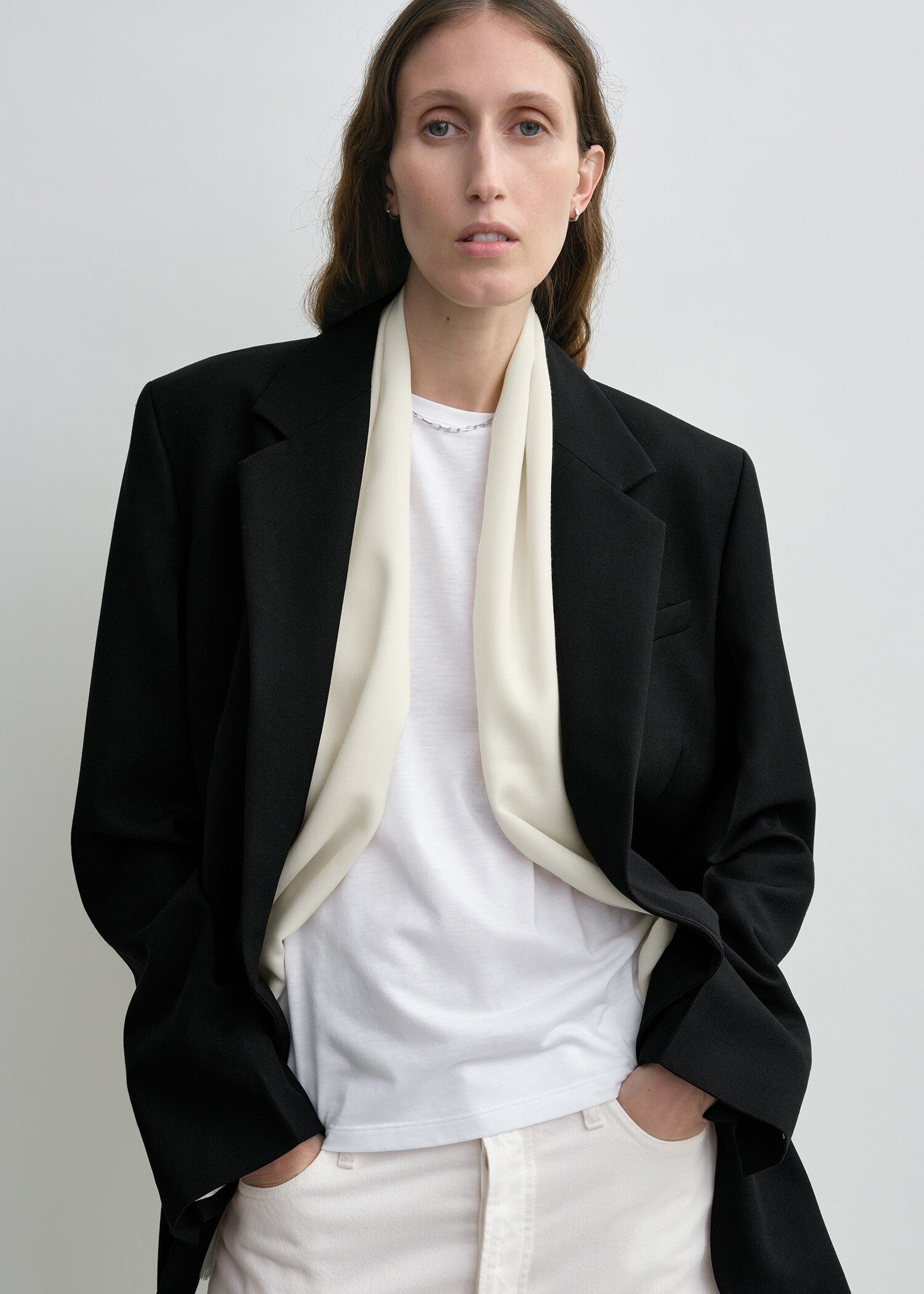 Light wool scarf white