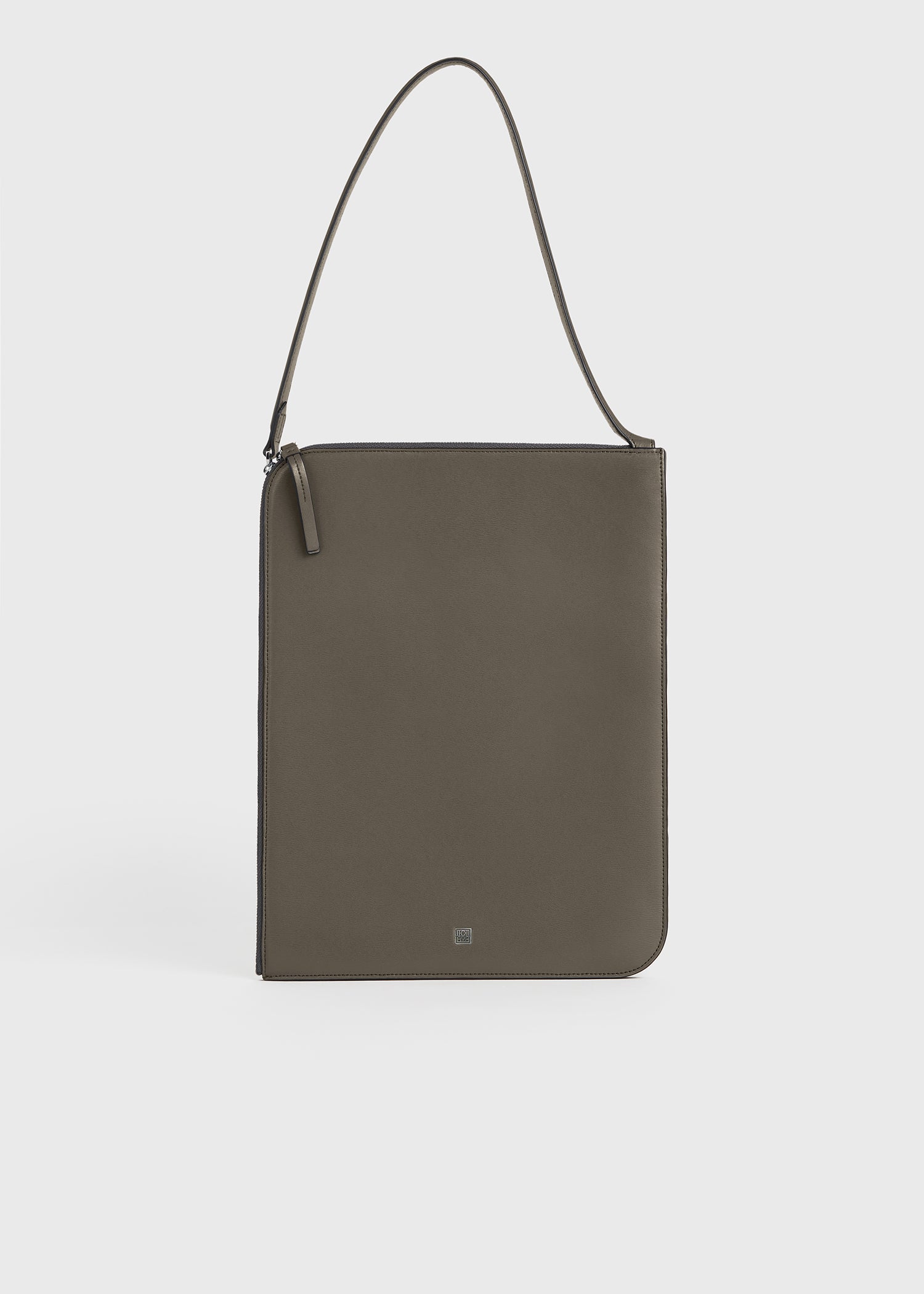 Slim tote ash