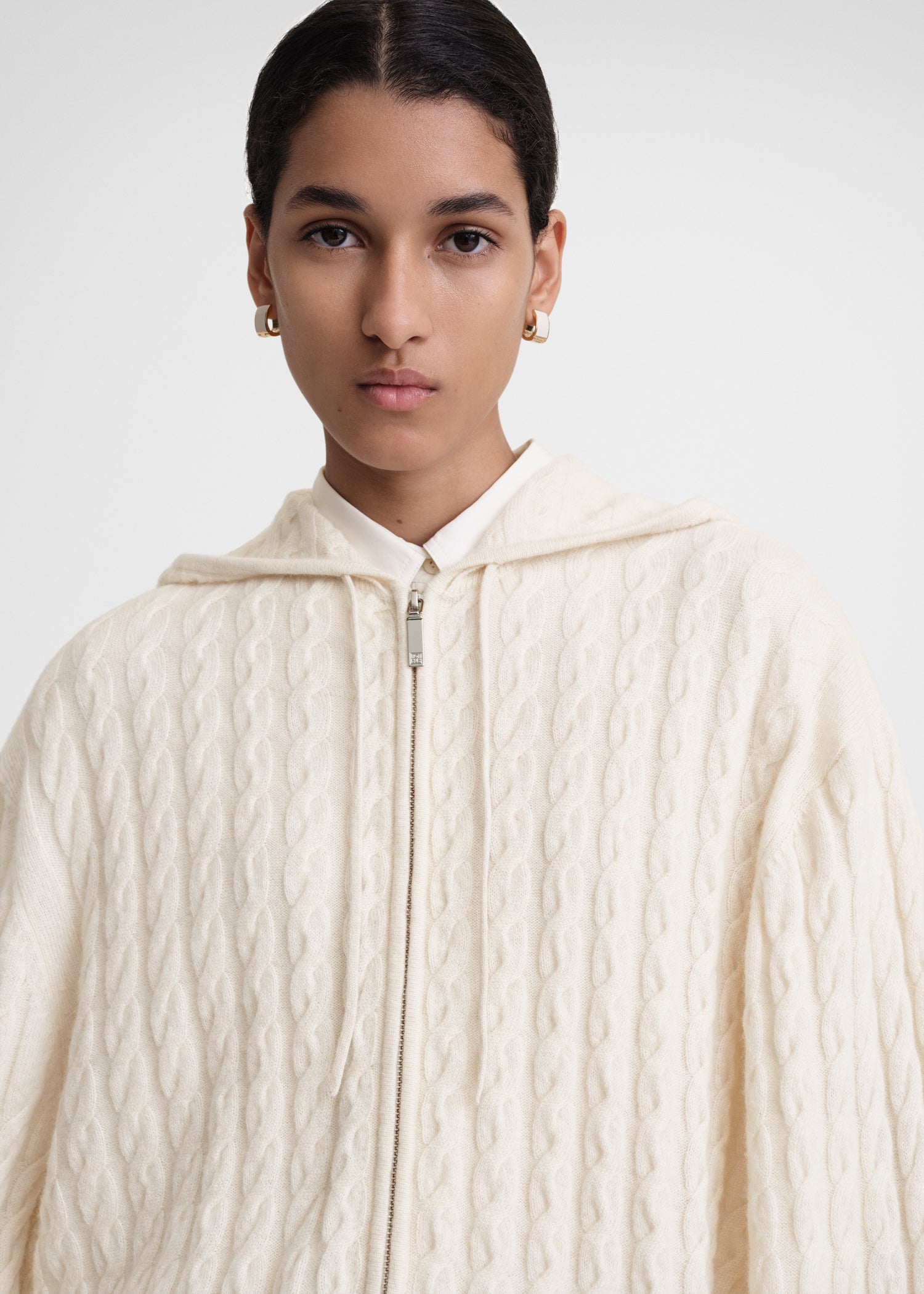 Cable knit hoodie snow
