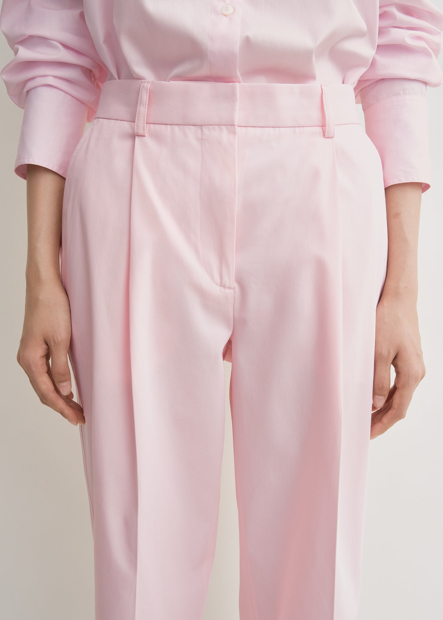Slanted pocket trousers blossom