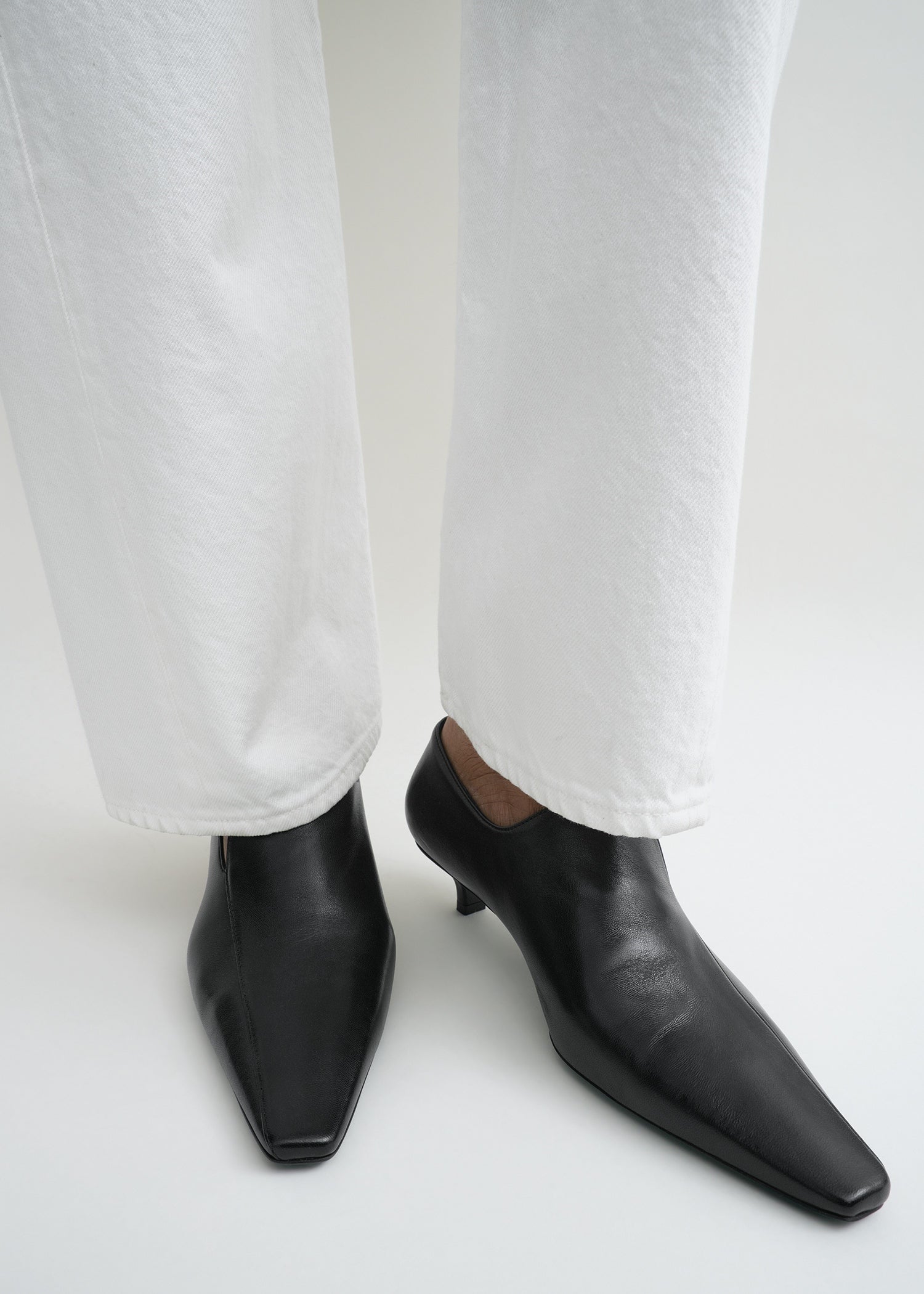 Leather kitten loafers black