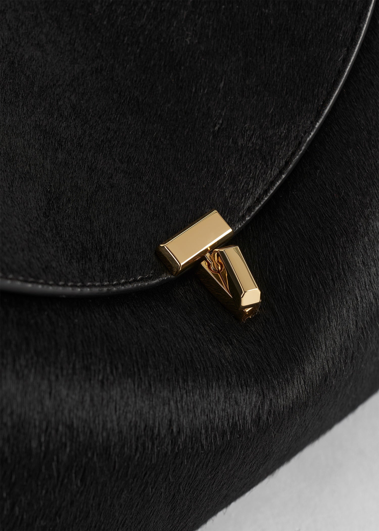 T-Lock pony hair top handle black