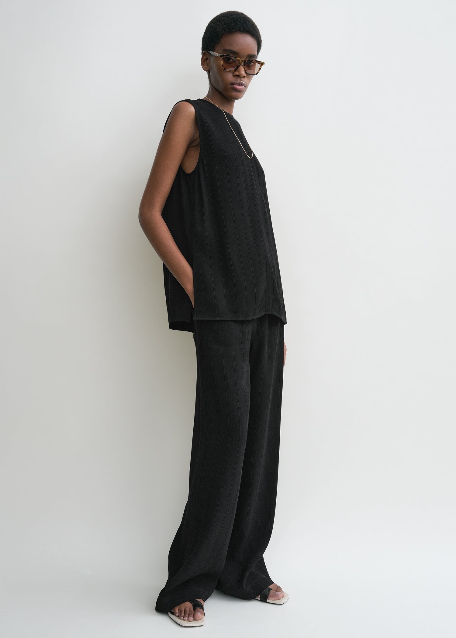 Woven stripe top black