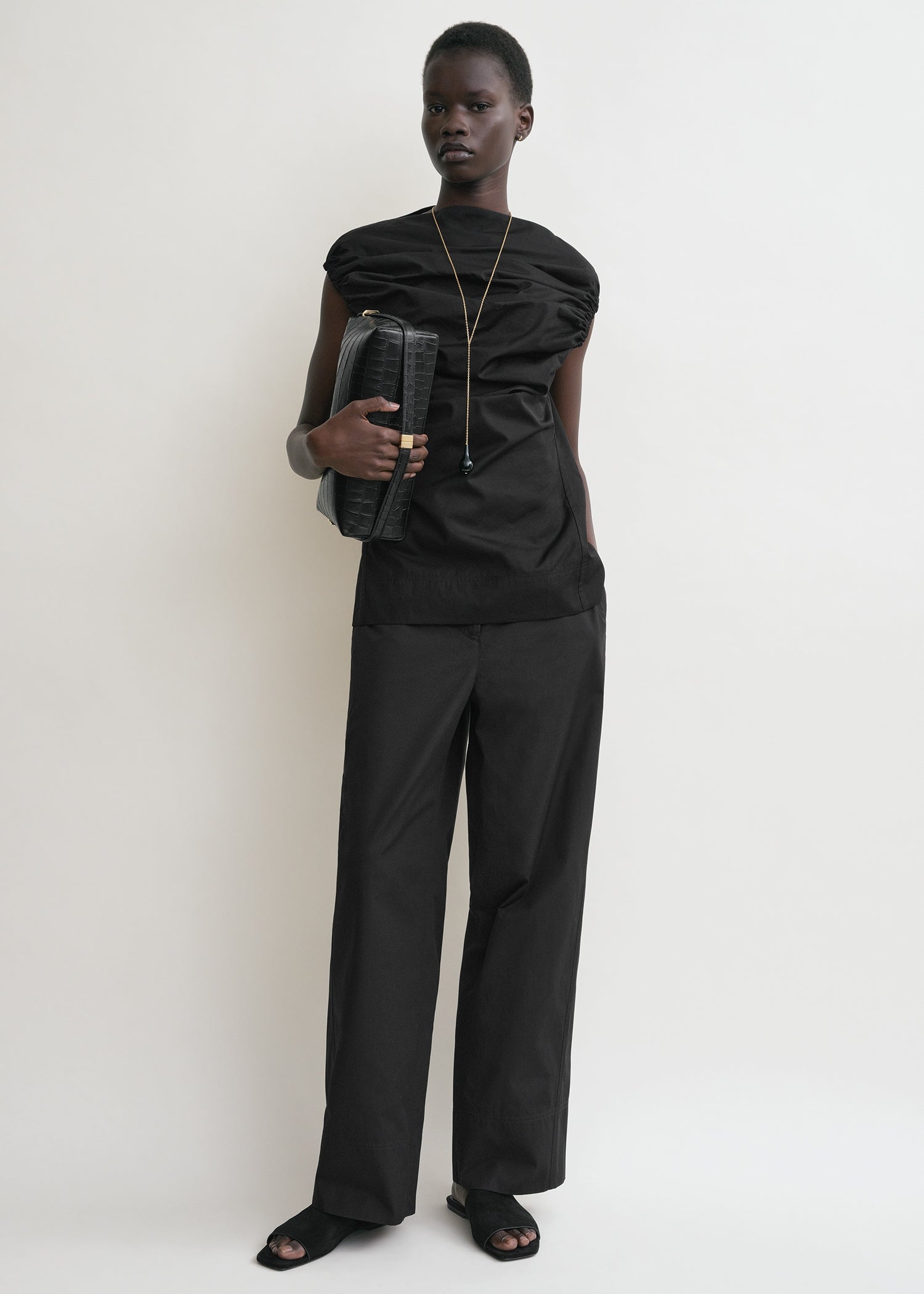 Gathered top black