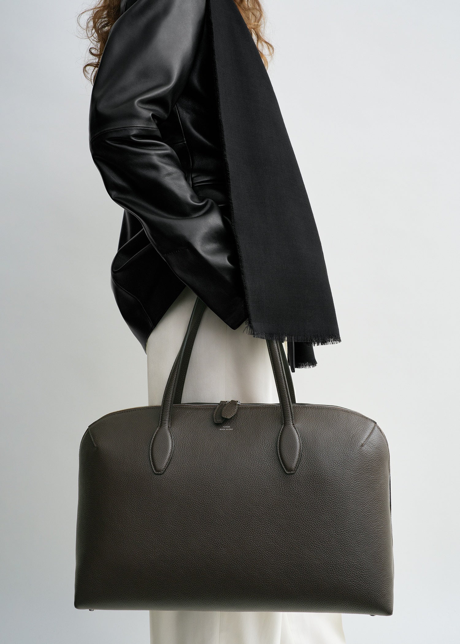 Grained-leather day tote dark chocolate